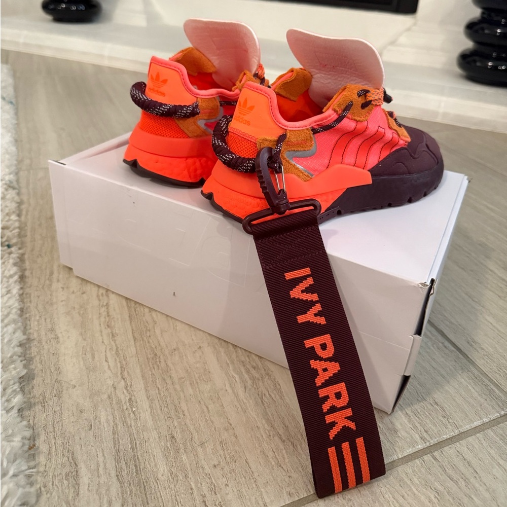 Dead stock Adidas Ivy Park Nite Jogger brand new size 7